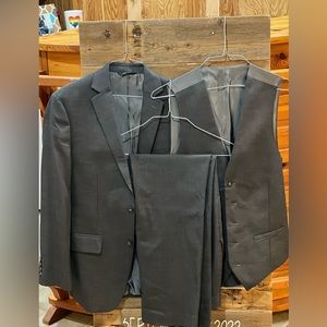 Apt 9 Suit - Jacket (38S), Vest (Med), and Pants (32/30). Gently worn.